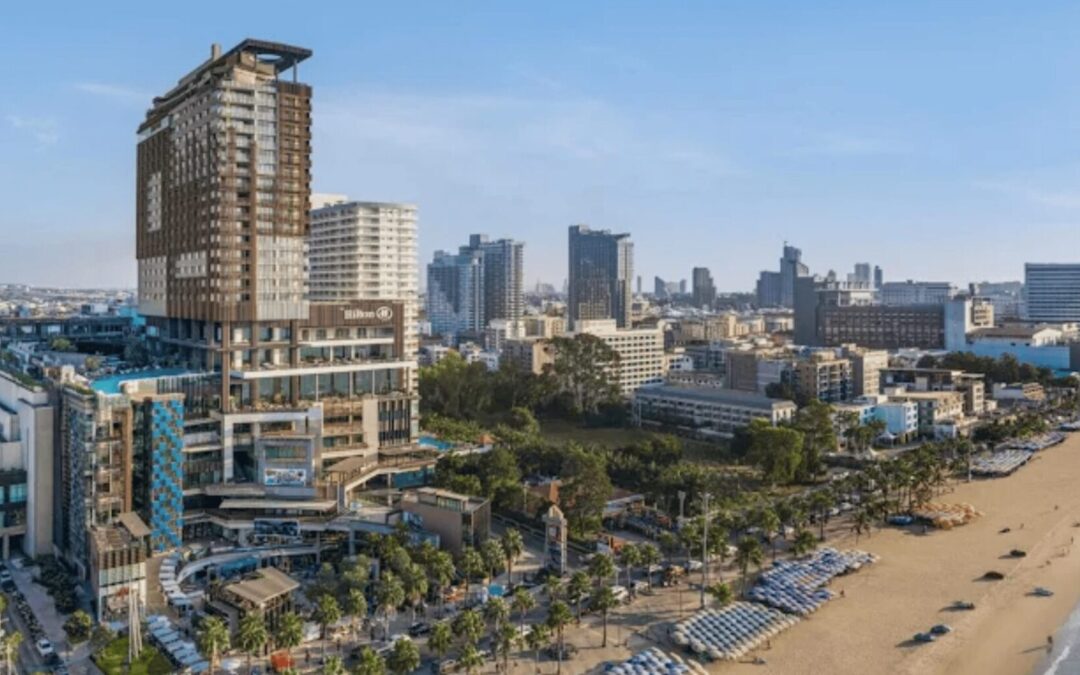 Mr Paparazzi’s World — Hotel Review
