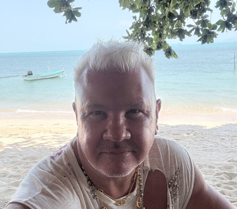 MR PAPARAZZI’S BLACK BOOK — KOH SAMUI