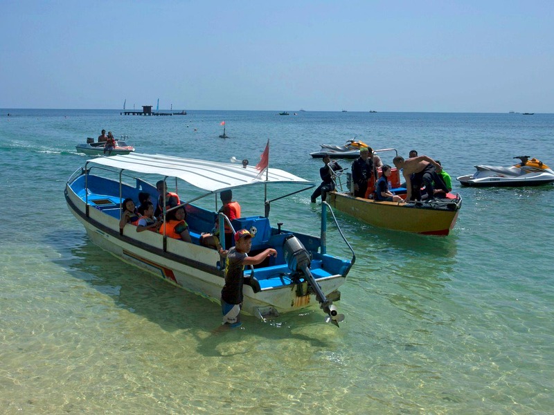 Koh tan koh madsum group boat illustrative