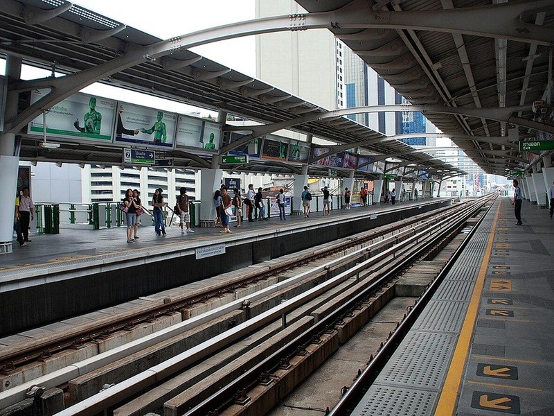 Where to stay in bangkok asok bts