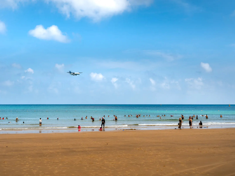 Mai khao airplane