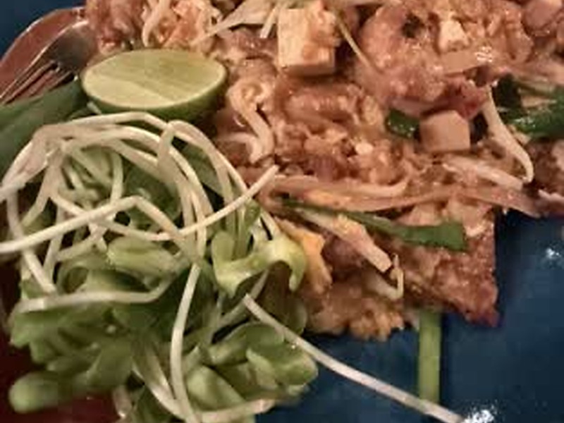 Bangkok food pad thai