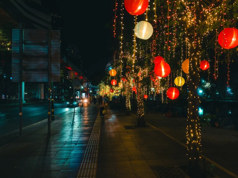 Bangkok evening lanterns